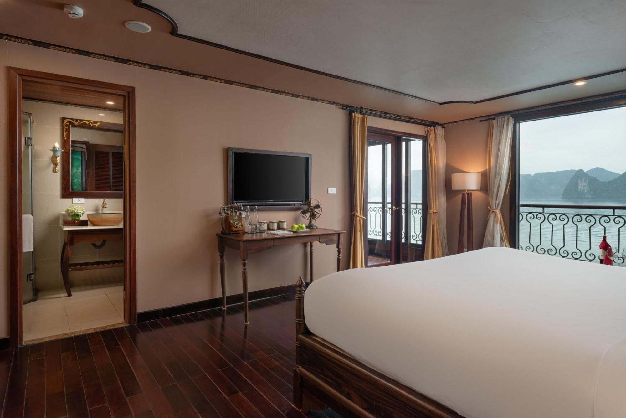 Hotel Indochine Cruise Hạ Long Exterior foto