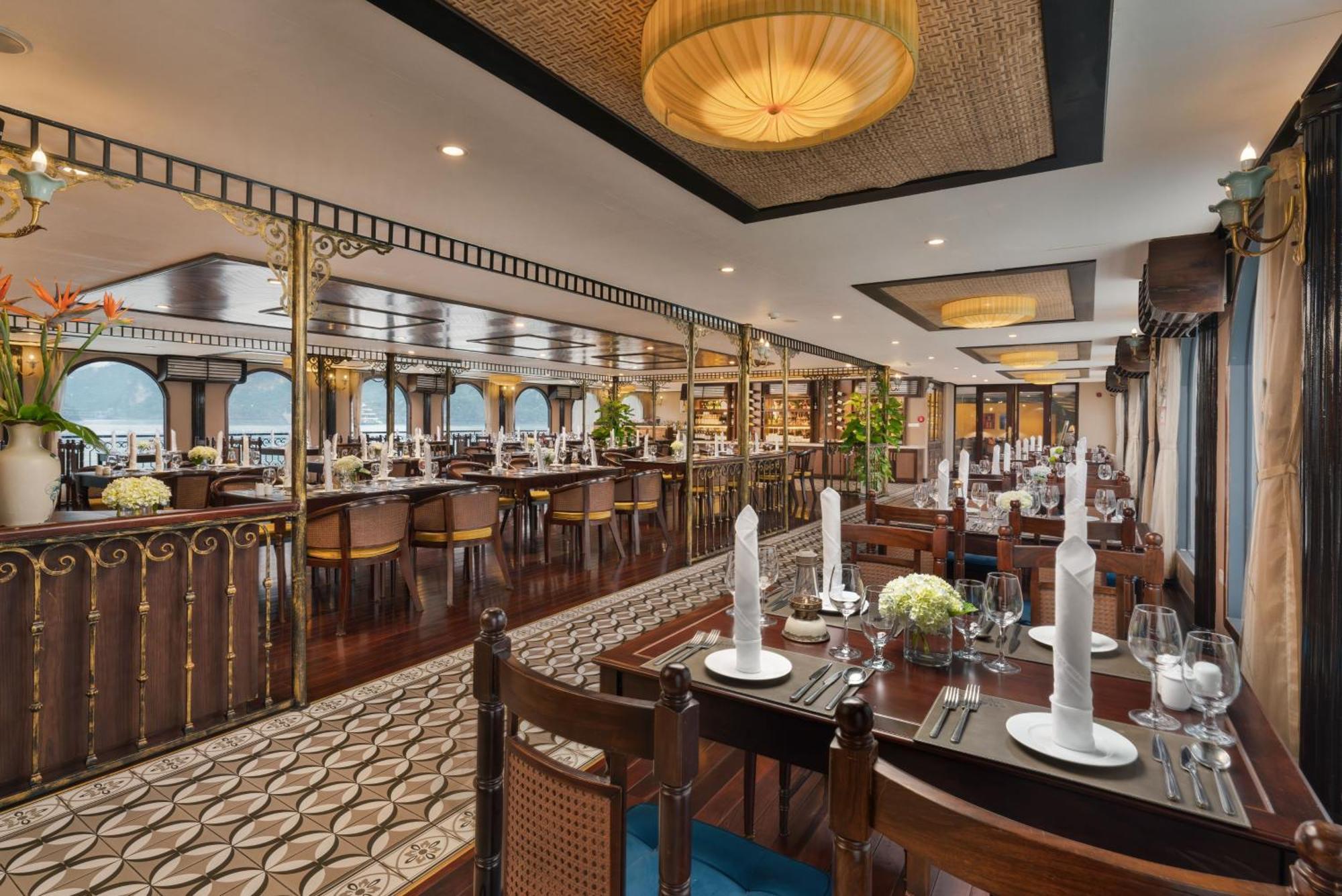 Hotel Indochine Cruise Hạ Long Exterior foto